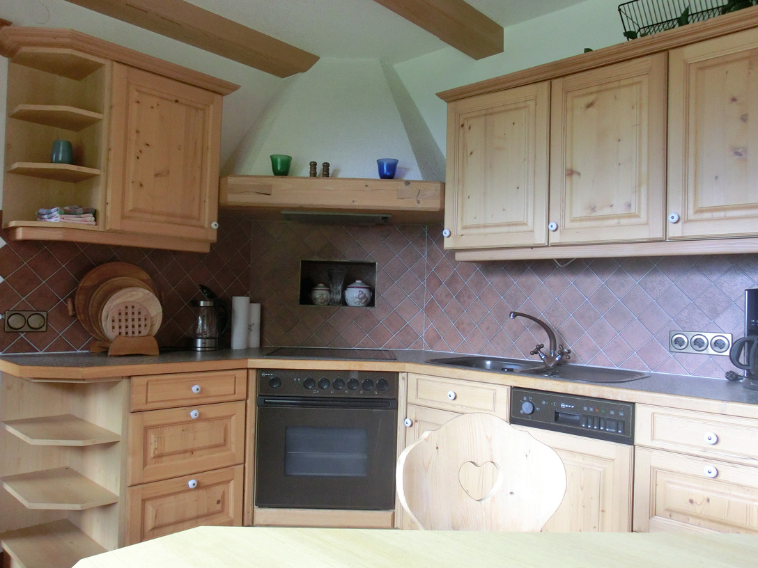 Voll ausgestattete Küche