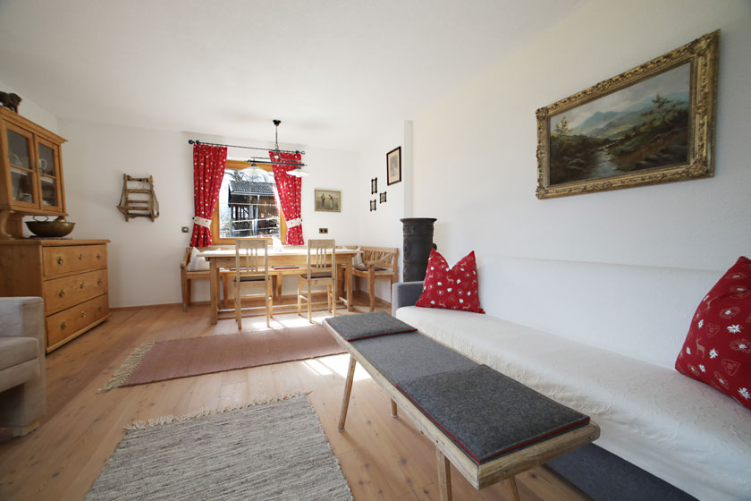 Geräumiges Wohnzimmer zum Wohlfühlen