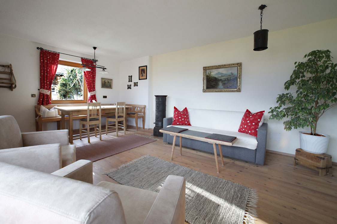 Geräumiges Wohnzimmer zum Wohlfühlen